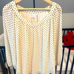 Classic white and black Lauren Conrad Blouse. Size XL. NWT